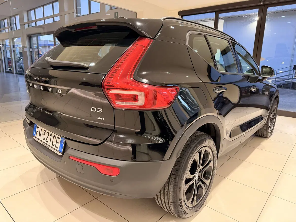 Volvo XC40 usata a Latina (4)