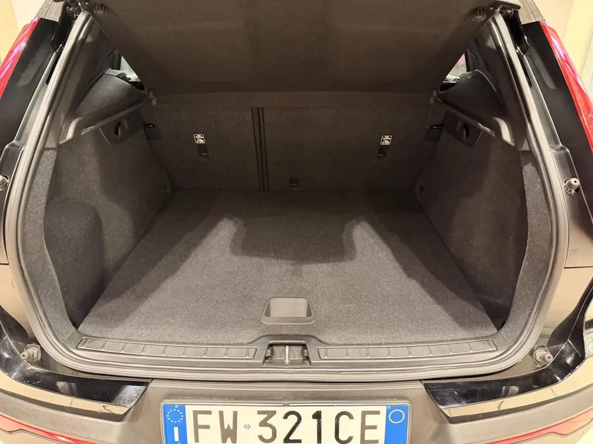 Volvo XC40 usata a Latina (7)