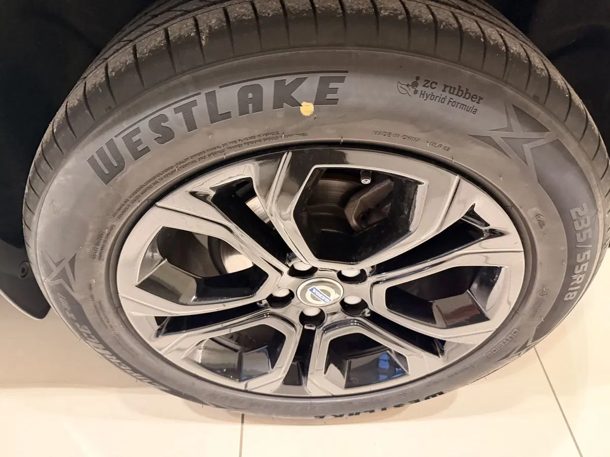 Volvo XC40 usata a Latina (8)