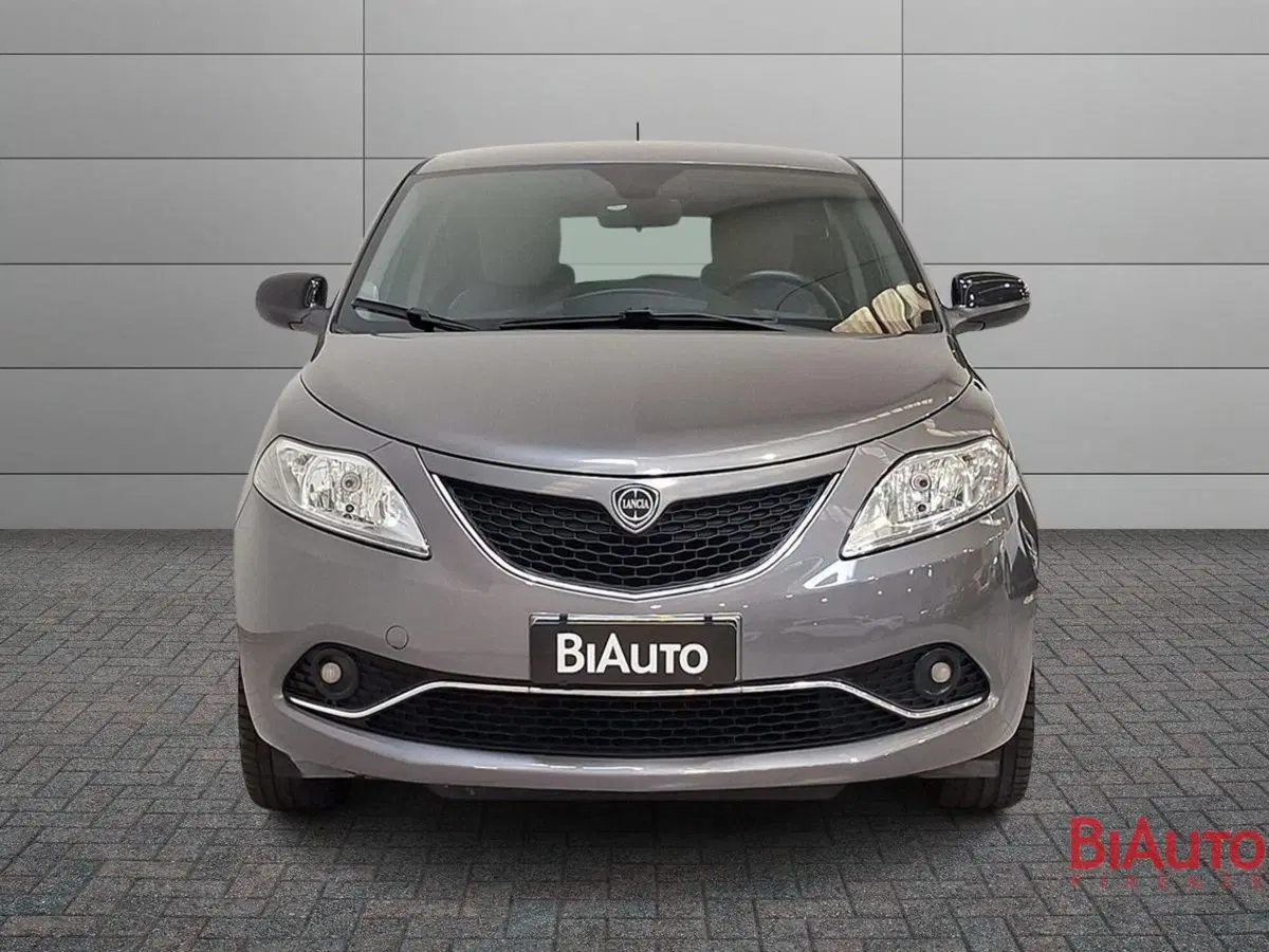 Lancia Ypsilon usata a Firenze (12)