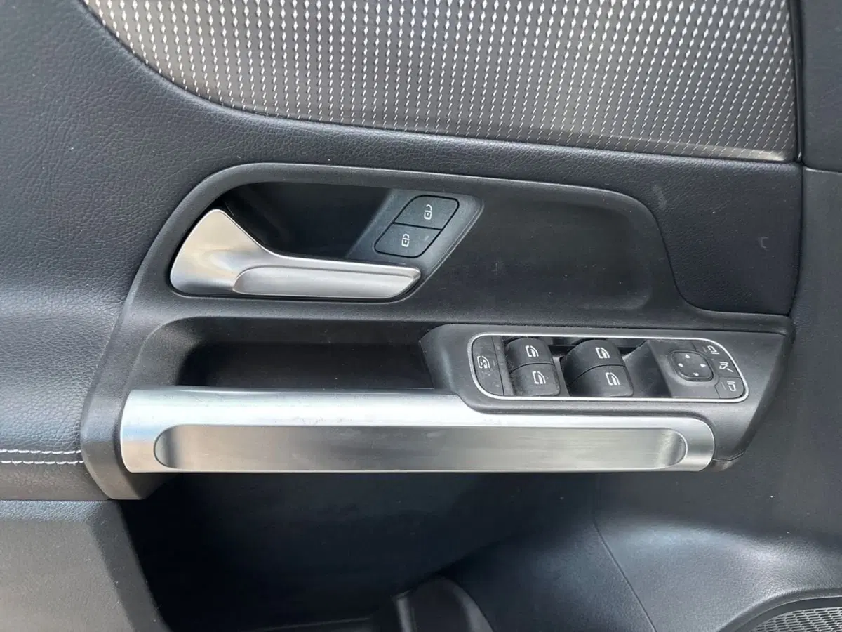 Mercedes-Benz GLB usata a Pescara (12)