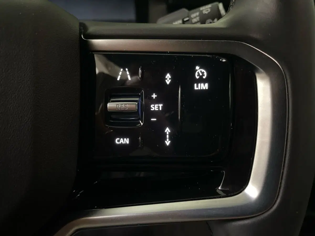 Land Rover Discovery Sport usata a Macerata (16)