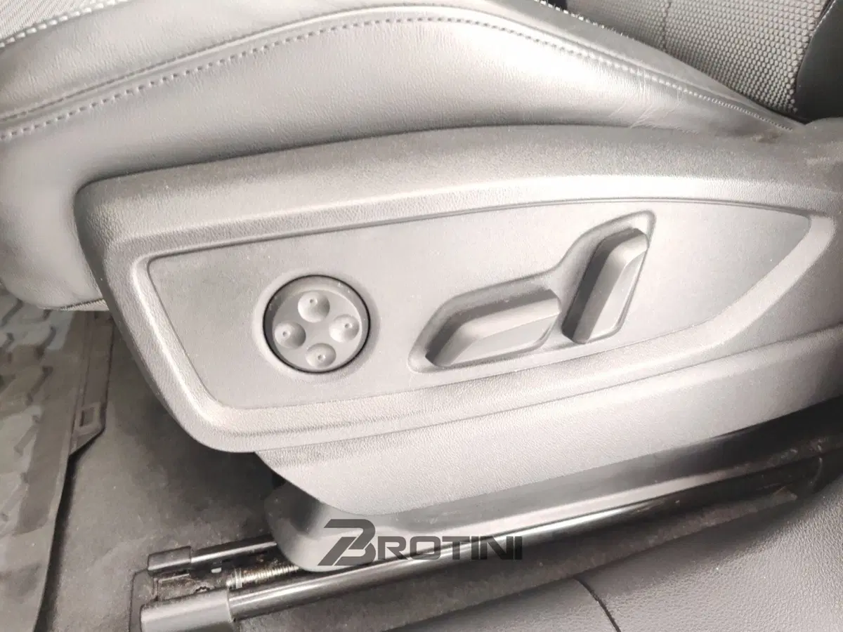 Audi Q5 Sportback usata a Massa-Carrara (10)