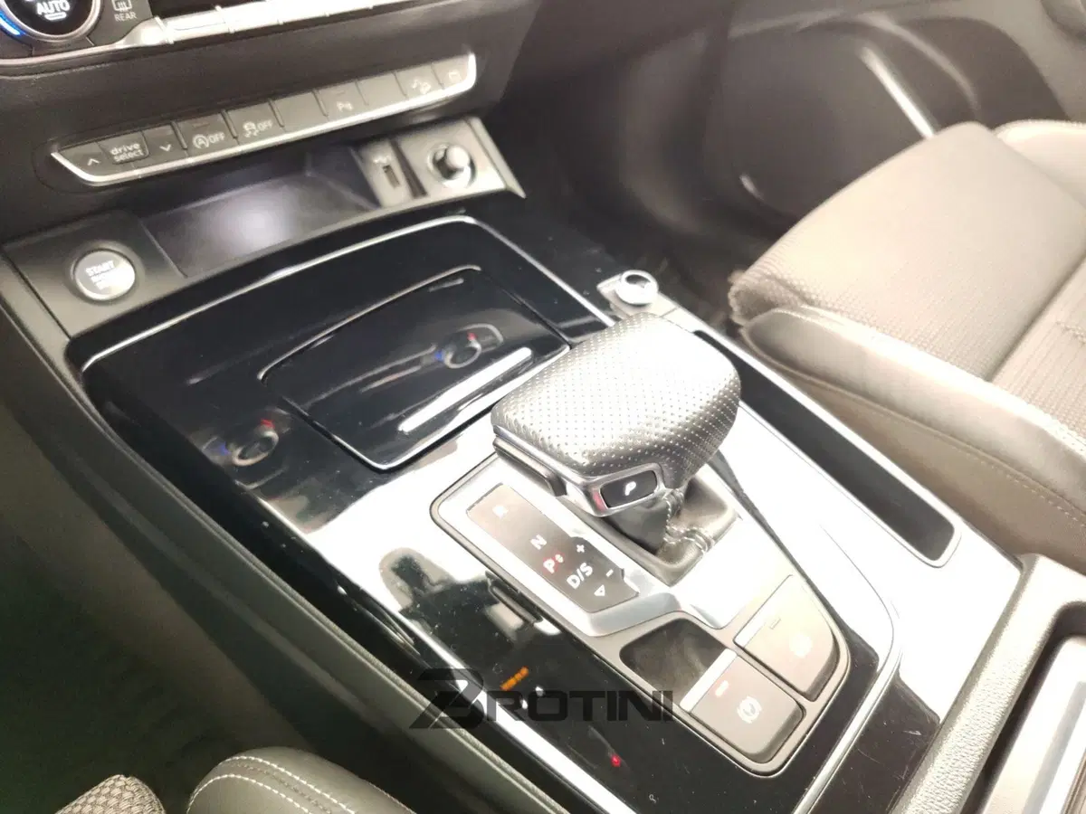 Audi Q5 Sportback usata a Massa-Carrara (12)