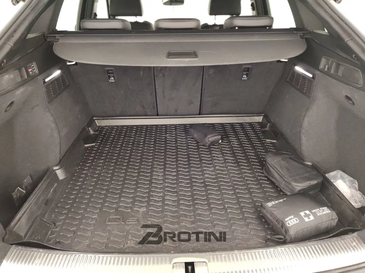 Audi Q5 Sportback usata a Massa-Carrara (17)