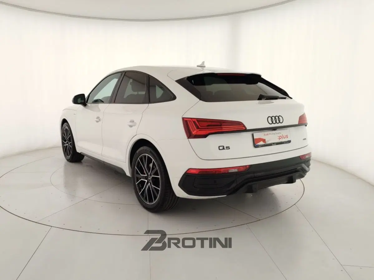 Audi Q5 Sportback usata a Massa-Carrara (2)