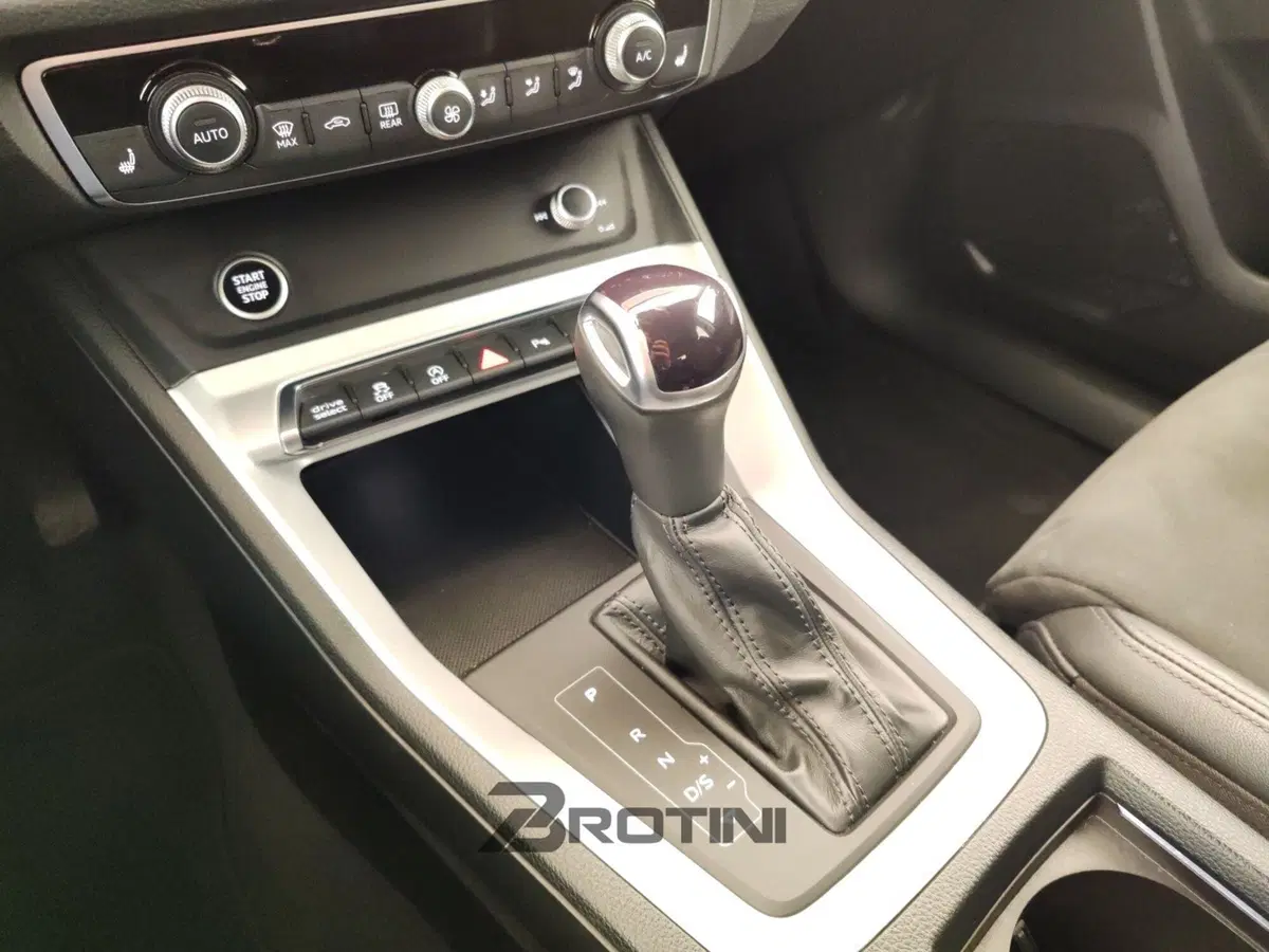Audi Q3 Sportback usata a Massa-Carrara (11)