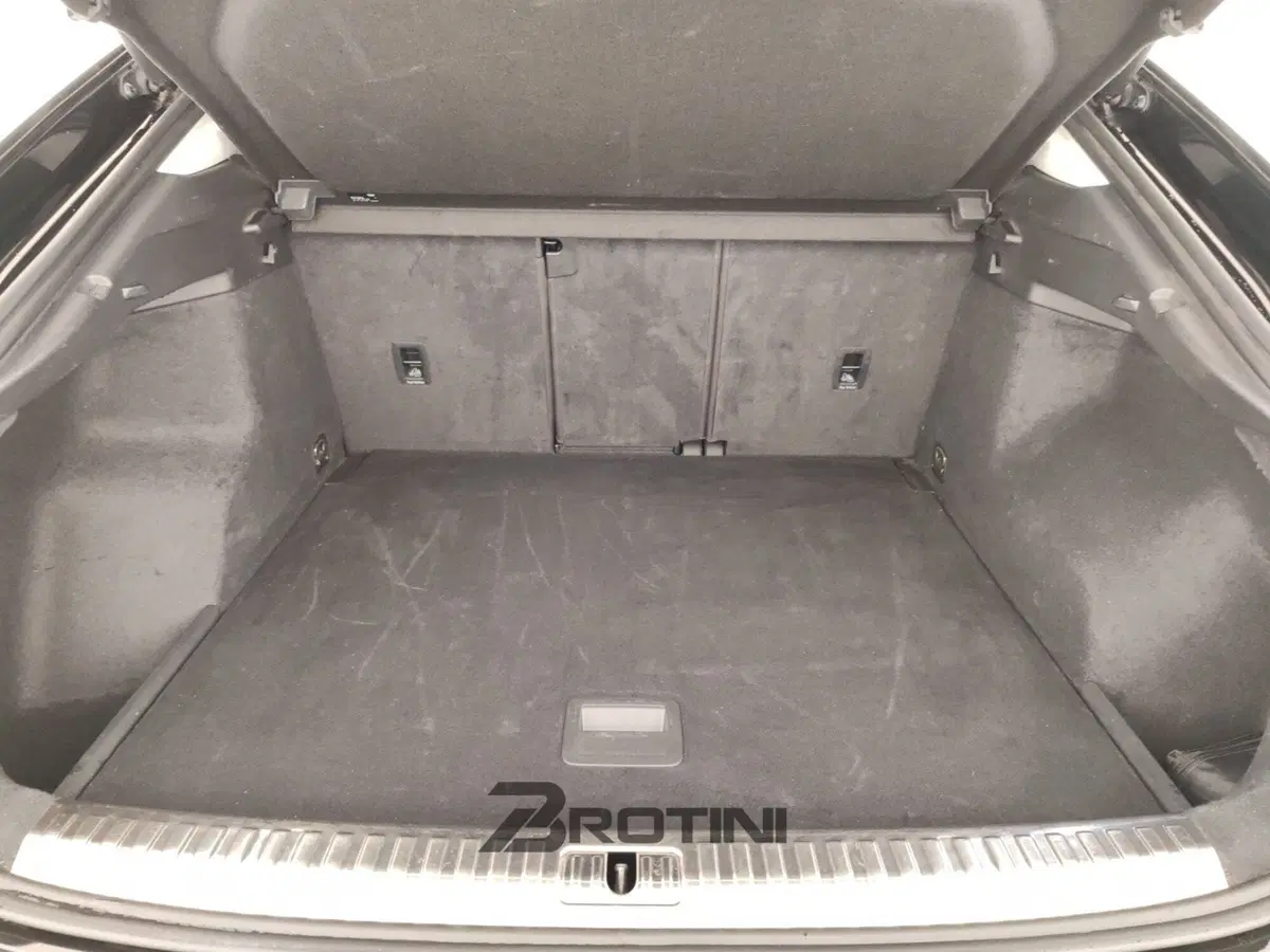 Audi Q3 Sportback usata a Massa-Carrara (15)