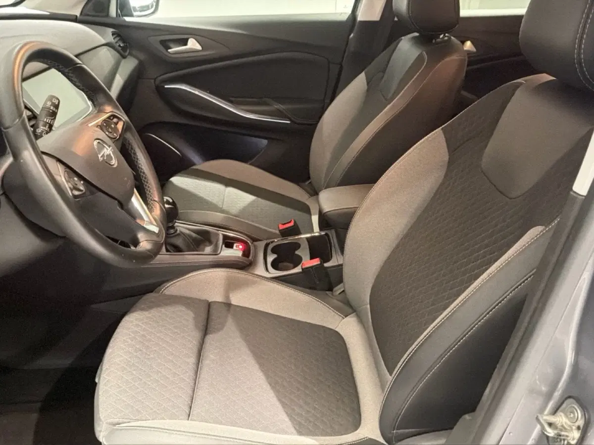 Opel Grandland X usata a Taranto (12)