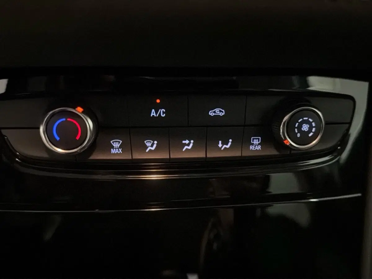 Opel Grandland X usata a Taranto (17)