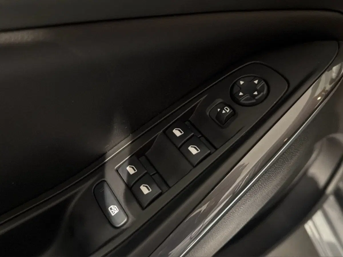 Opel Grandland X usata a Taranto (18)