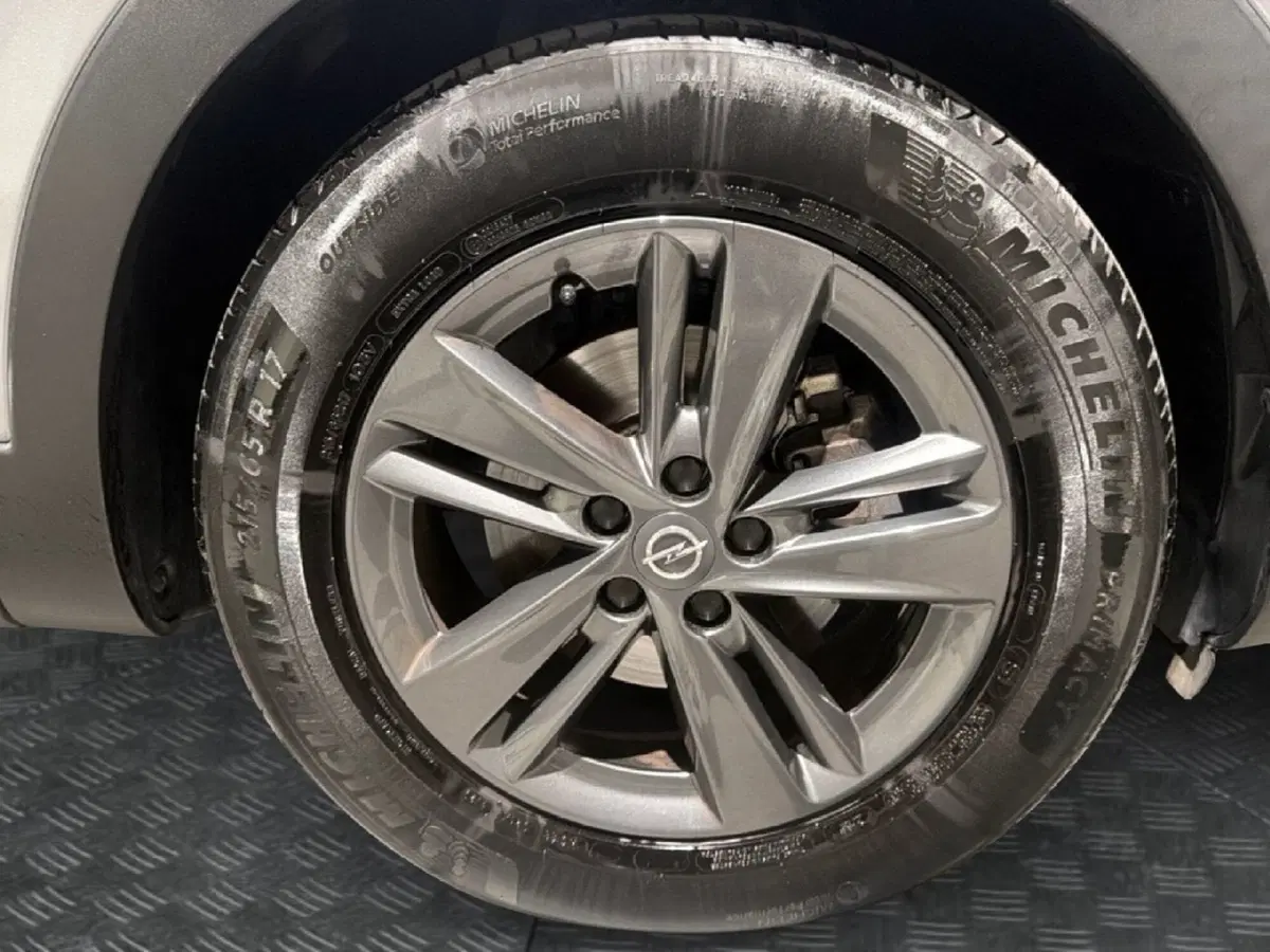 Opel Grandland X usata a Taranto (8)