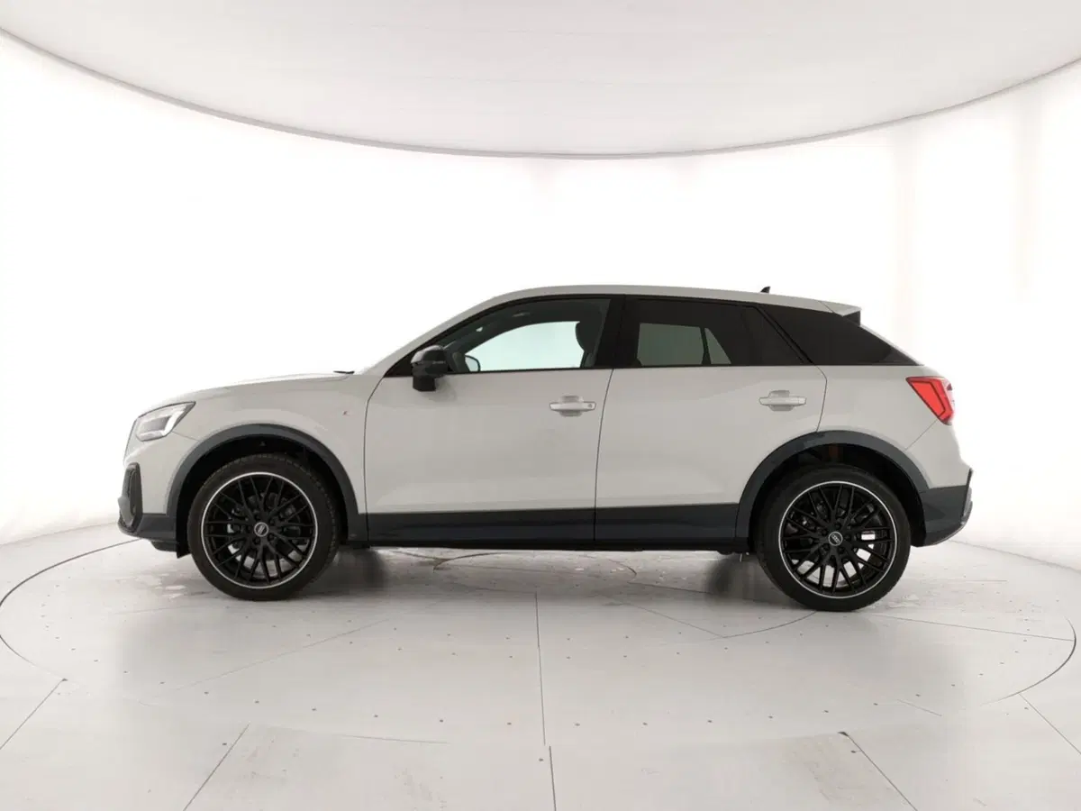 Audi Q2 nuova a Napoli (2)