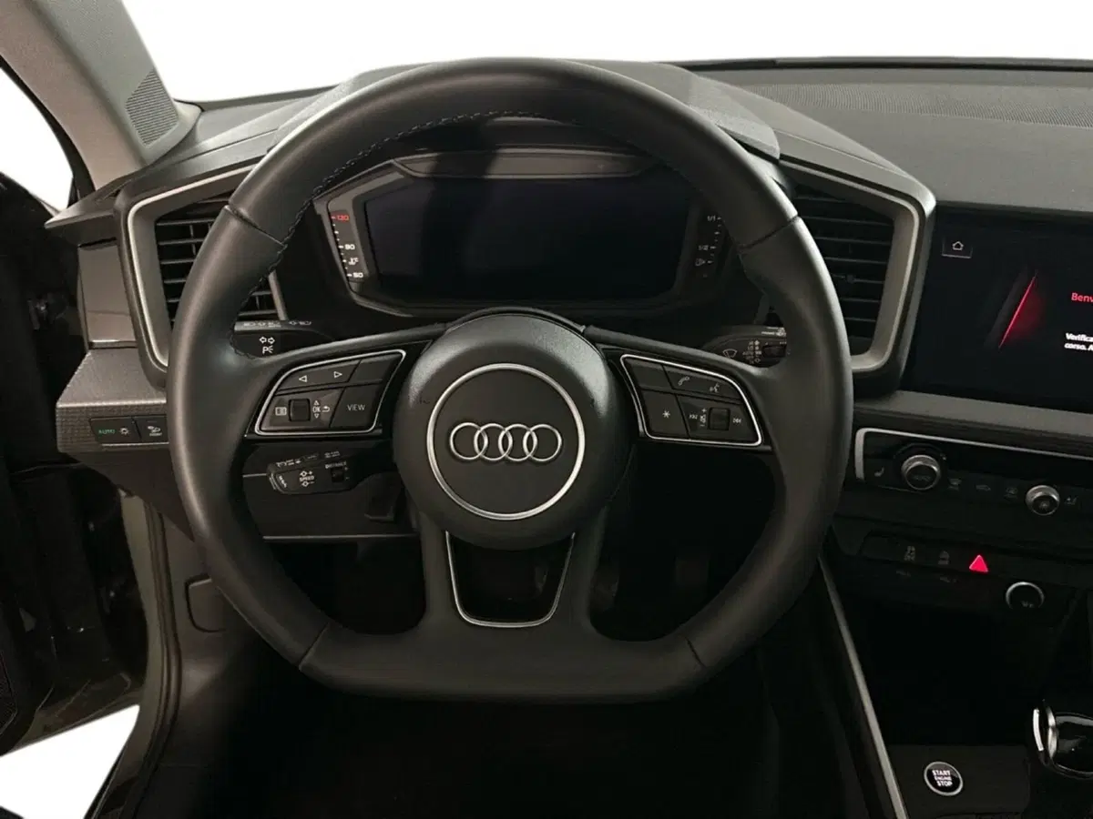 Audi A1 allstreet usata a Napoli (11)