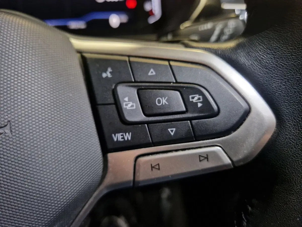 Volkswagen Tiguan usata a Varese (15)