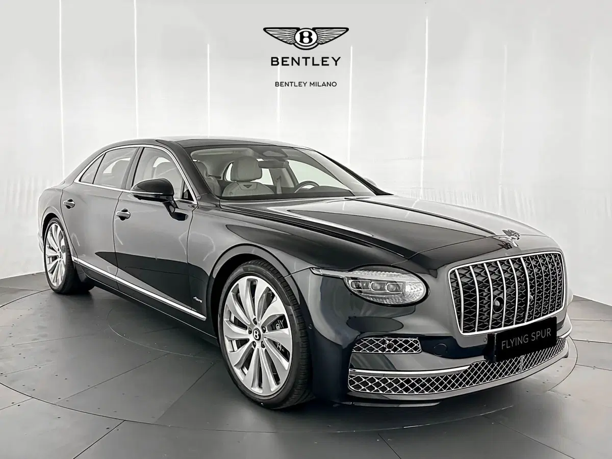 Bentley Flying Spur usata a Milano