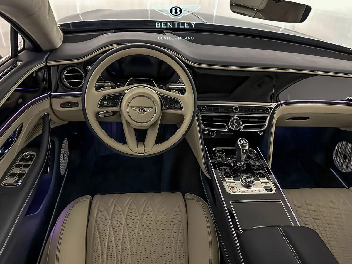 Bentley Flying Spur usata a Milano (11)