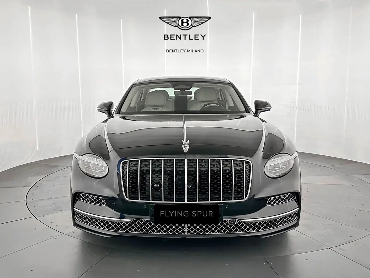 Bentley Flying Spur usata a Milano (2)