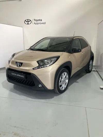 Toyota Aygo X 1.0 Trend Air 72cv s-cvt del 2022 usata a Barletta