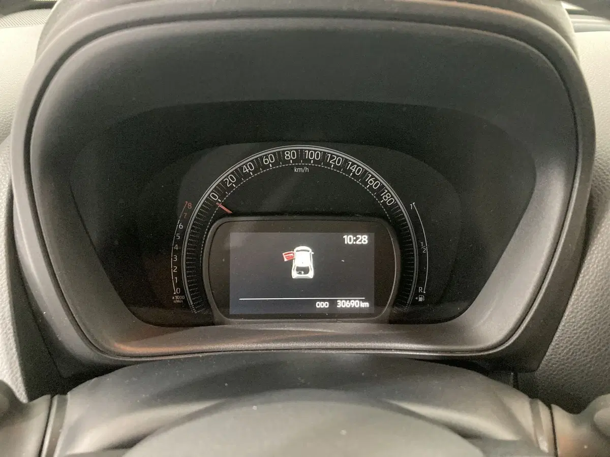 Toyota Aygo X usata a Barletta-Andria-Trani (10)