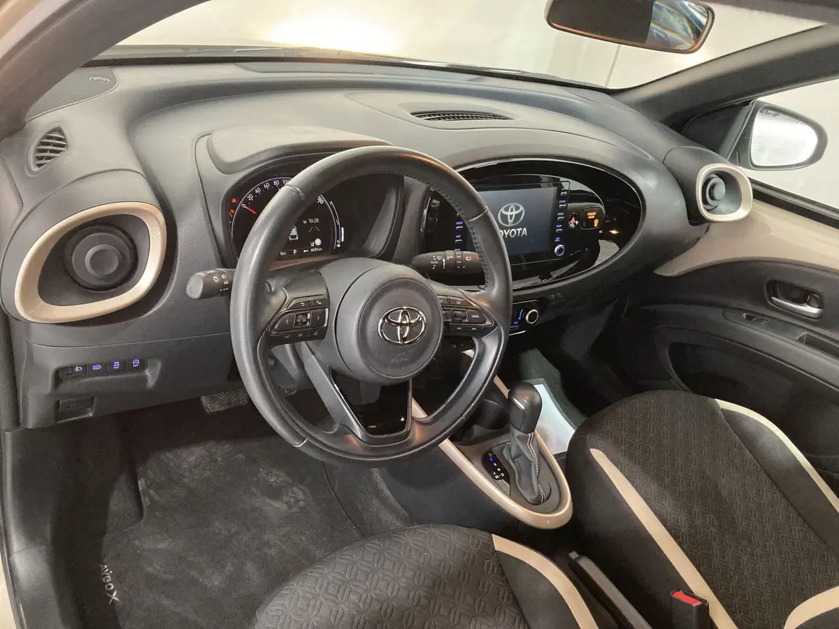 Toyota Aygo X usata a Barletta-Andria-Trani (11)