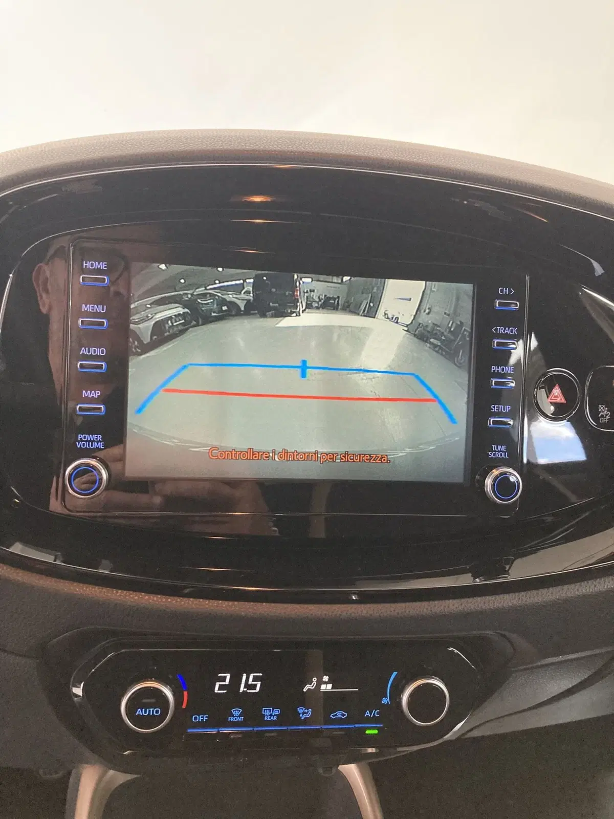 Toyota Aygo X usata a Barletta-Andria-Trani (16)
