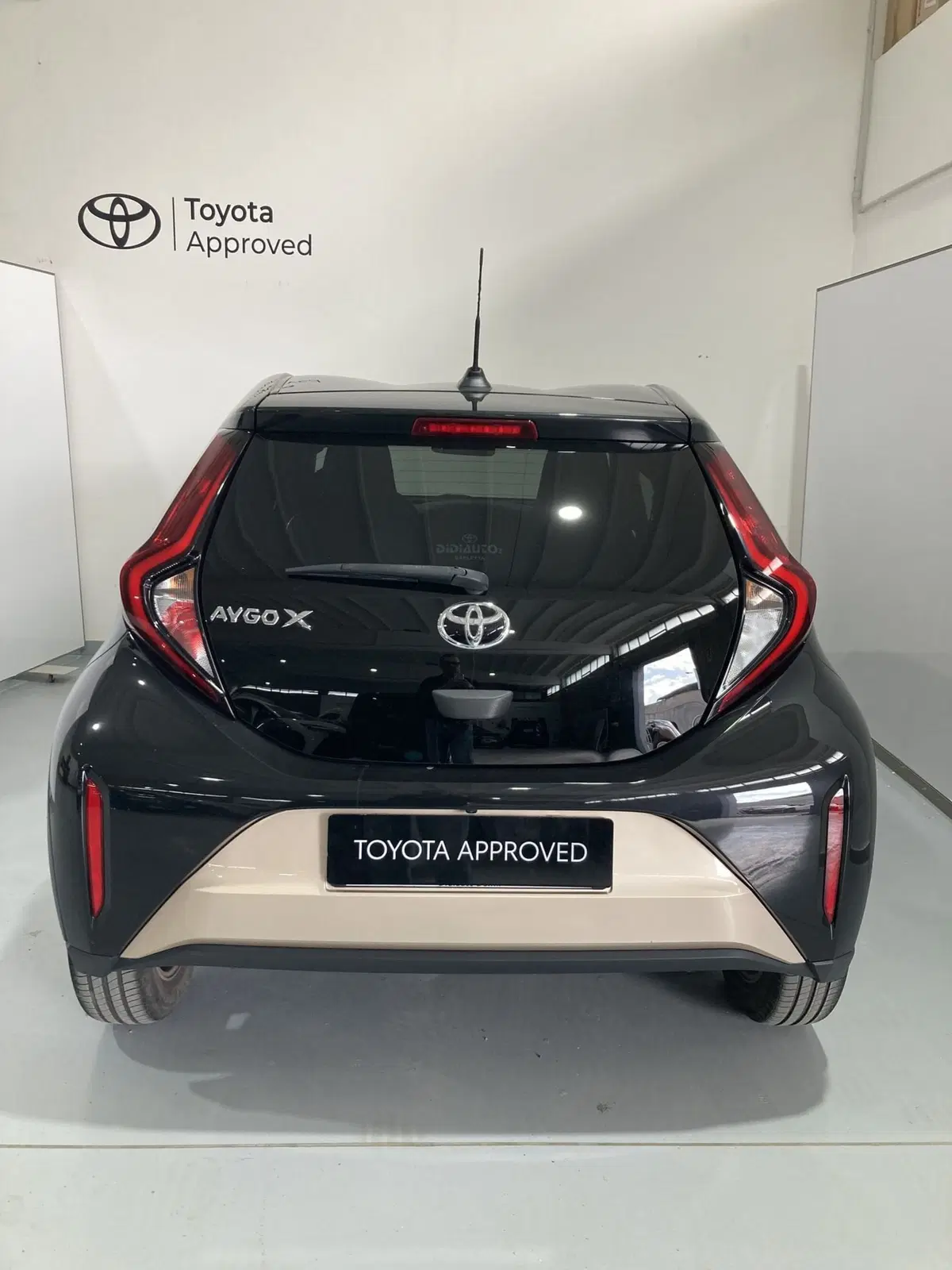 Toyota Aygo X usata a Barletta-Andria-Trani (7)