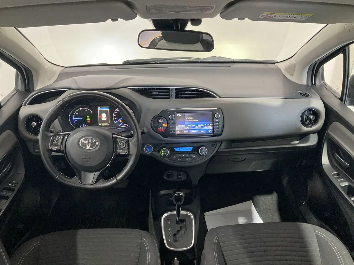 Toyota Yaris usata a Barletta-Andria-Trani (17)