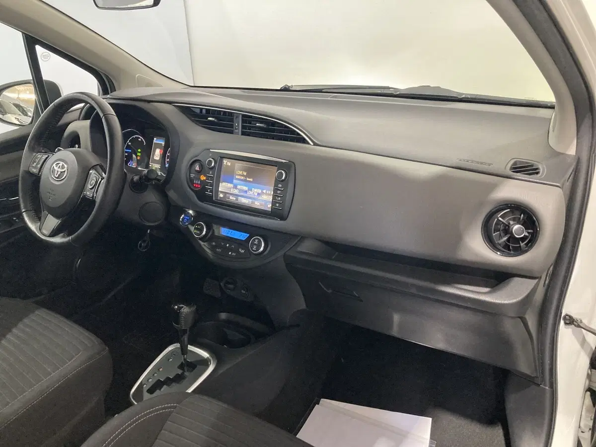 Toyota Yaris usata a Barletta-Andria-Trani (18)