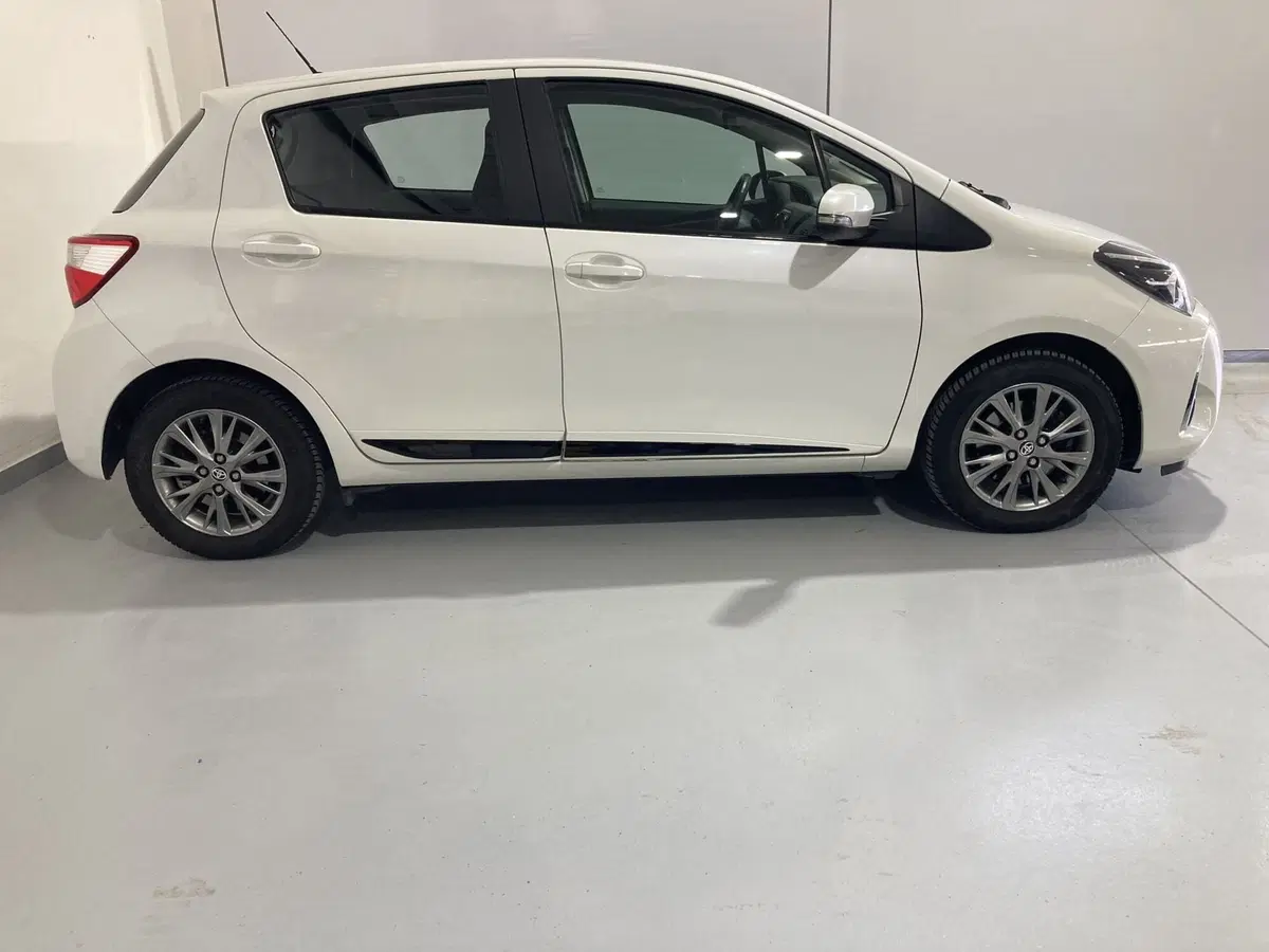 Toyota Yaris usata a Barletta-Andria-Trani (4)