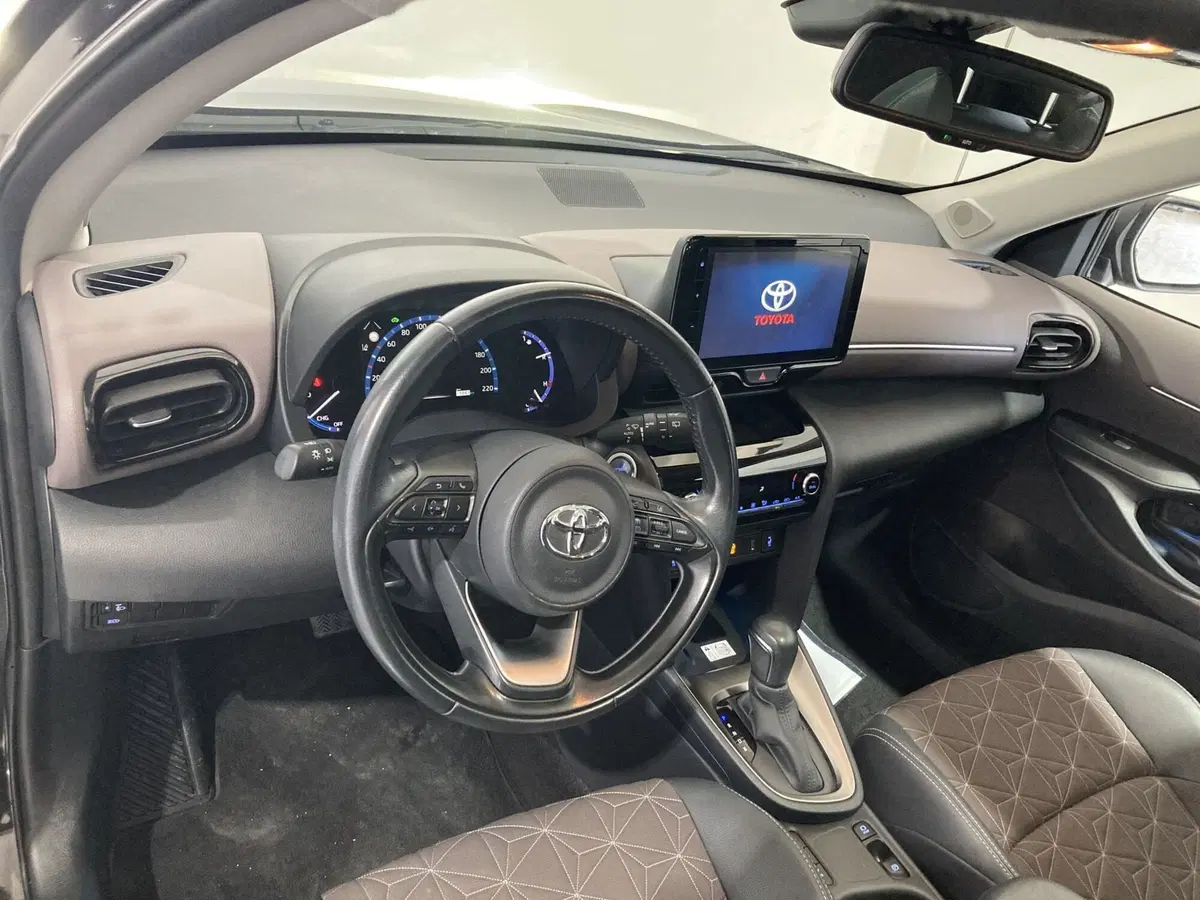Toyota Yaris Cross usata a Barletta-Andria-Trani (12)