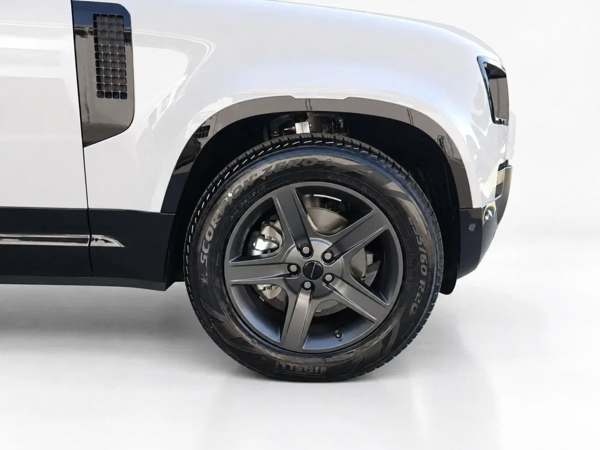Land Rover Defender usata a Brescia (9)