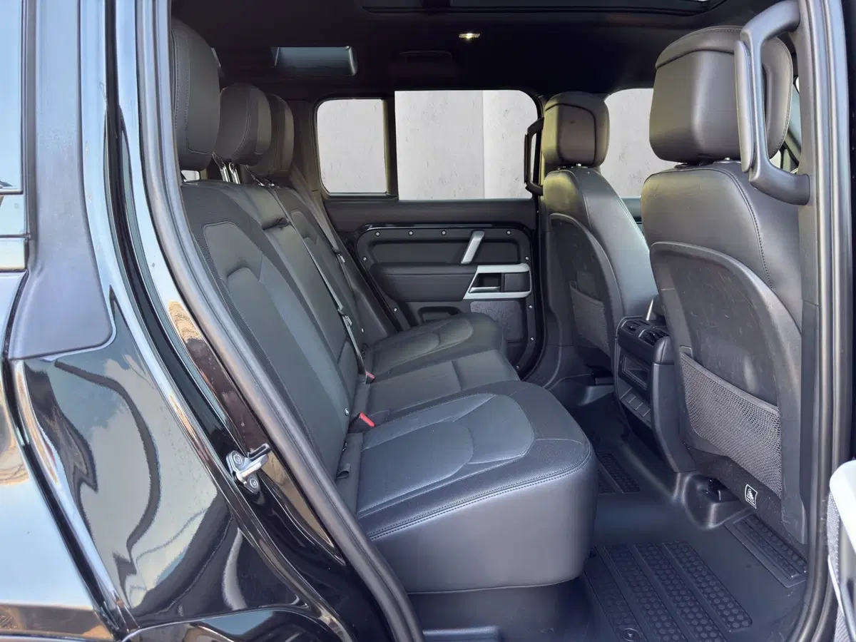 Land Rover Defender usata a Lecco (5)