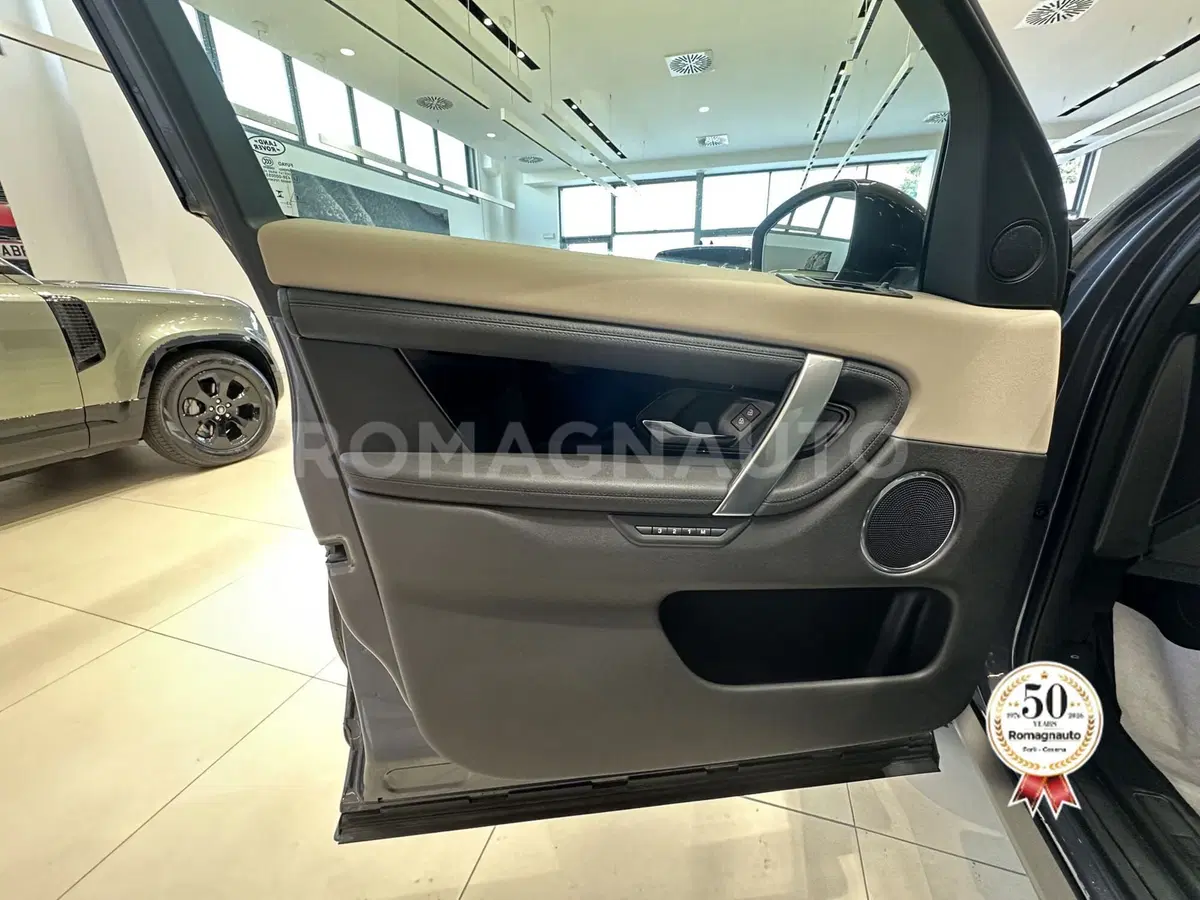 Land Rover Discovery Sport usata a Forlì-Cesena (15)
