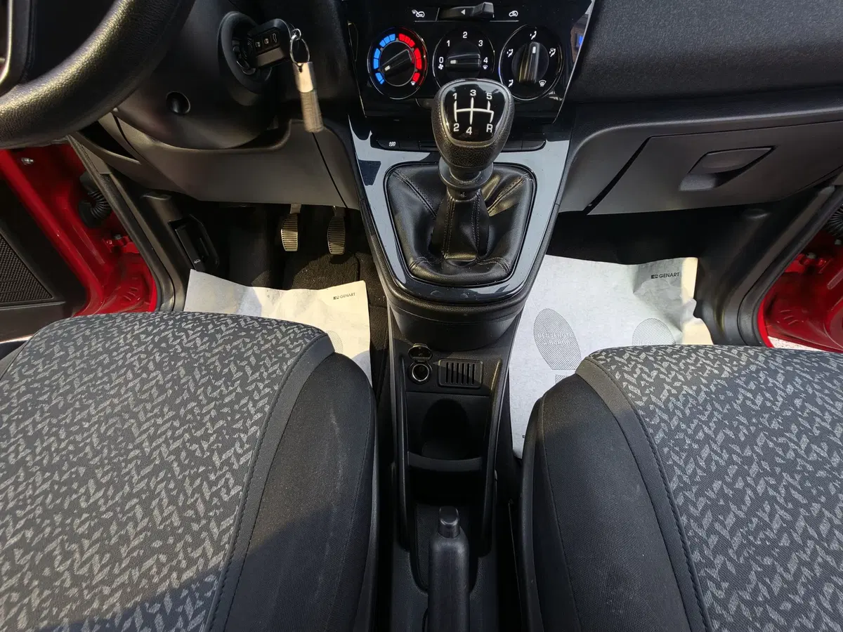 Lancia Ypsilon usata a Teramo (10)