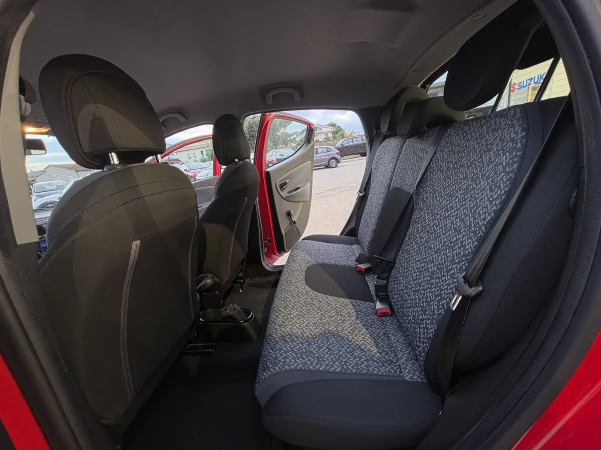 Lancia Ypsilon usata a Teramo (13)