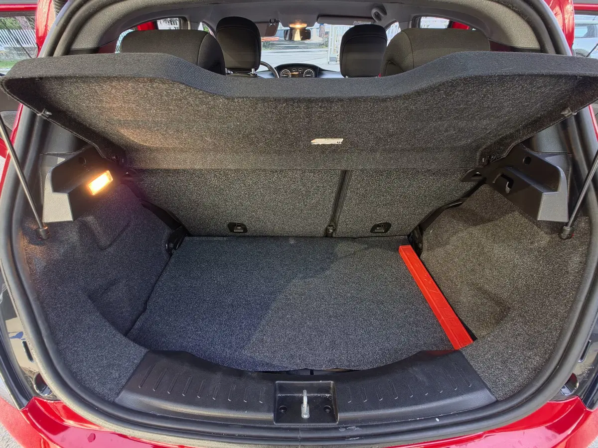 Lancia Ypsilon usata a Teramo (16)