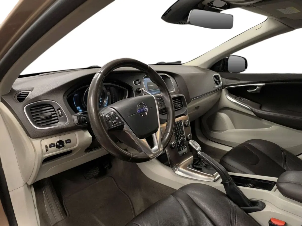 Volvo V40 Cross Country usata a Udine (10)