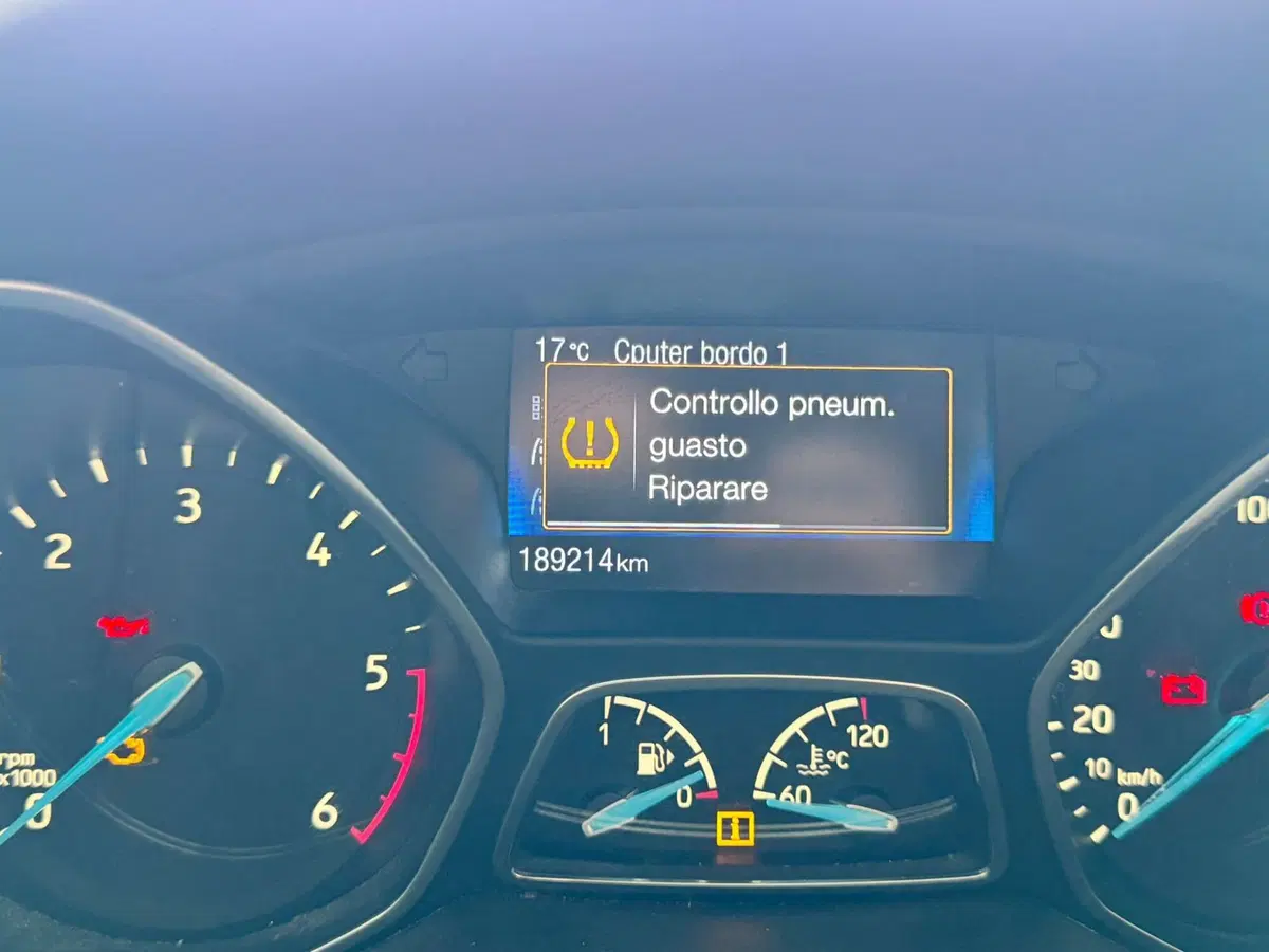 Ford Focus Station Wagon usata a Macerata (10)