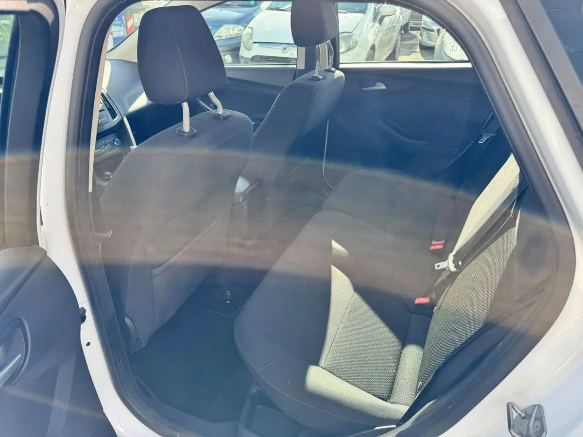 Ford Focus Station Wagon usata a Macerata (8)