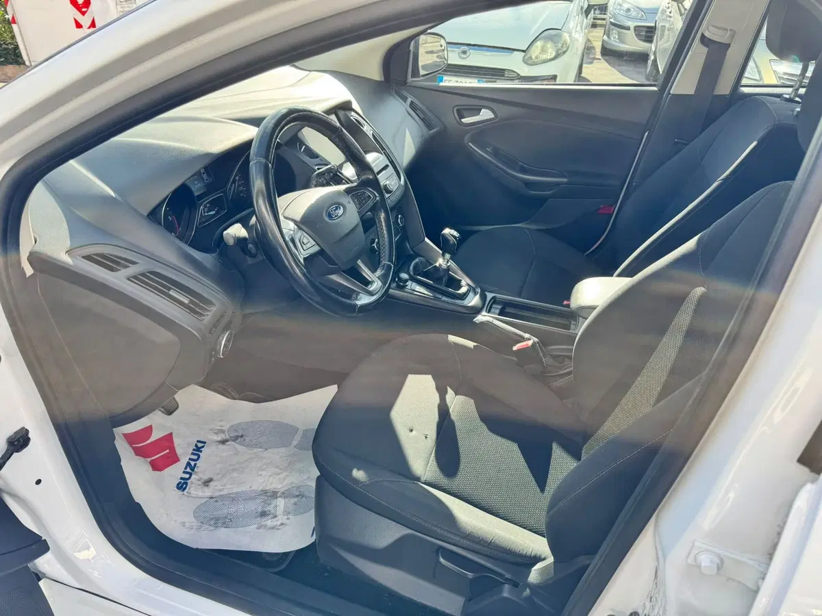 Ford Focus Station Wagon usata a Macerata (9)