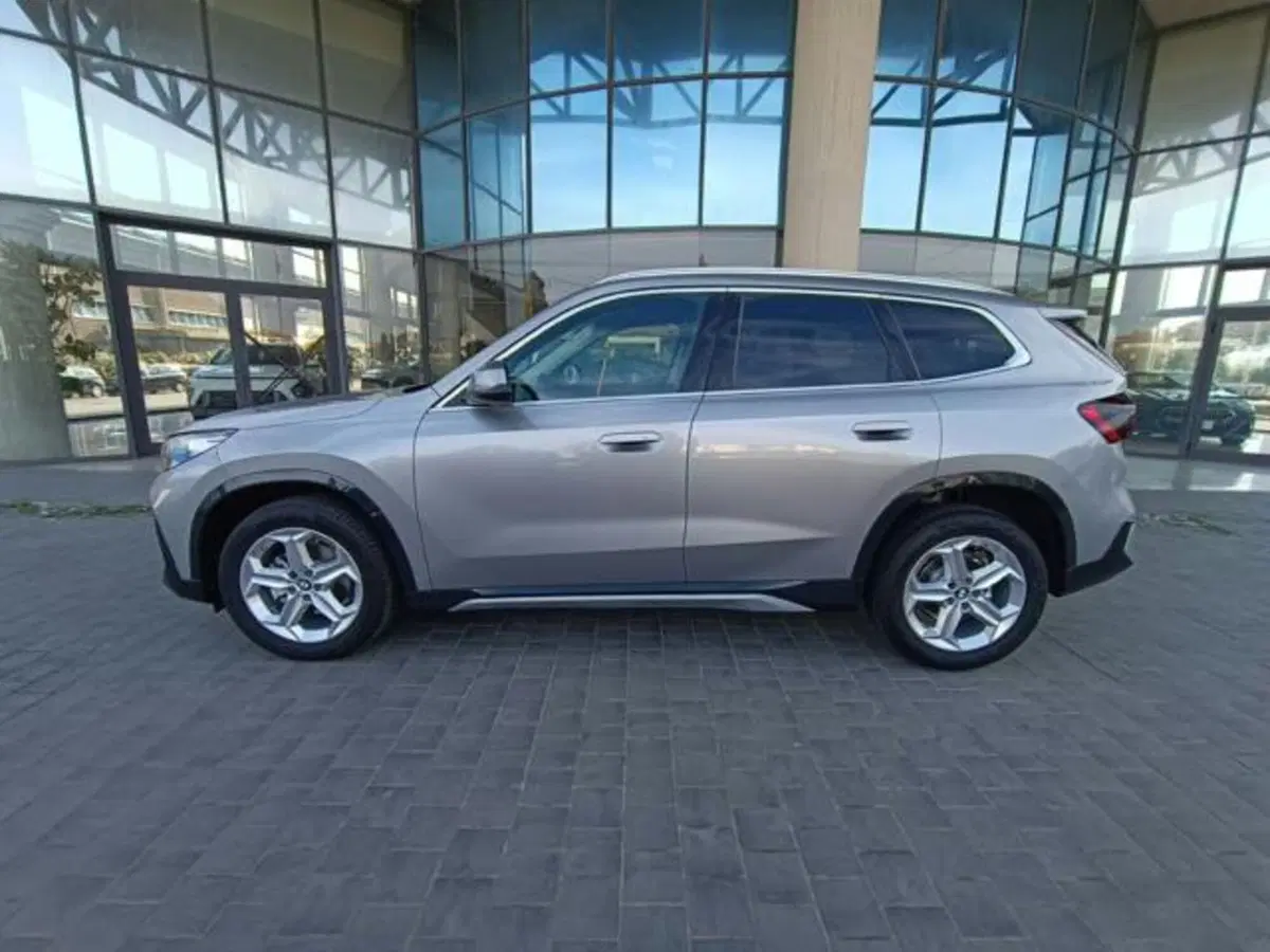 BMW X1 nuova a Pisa (9)