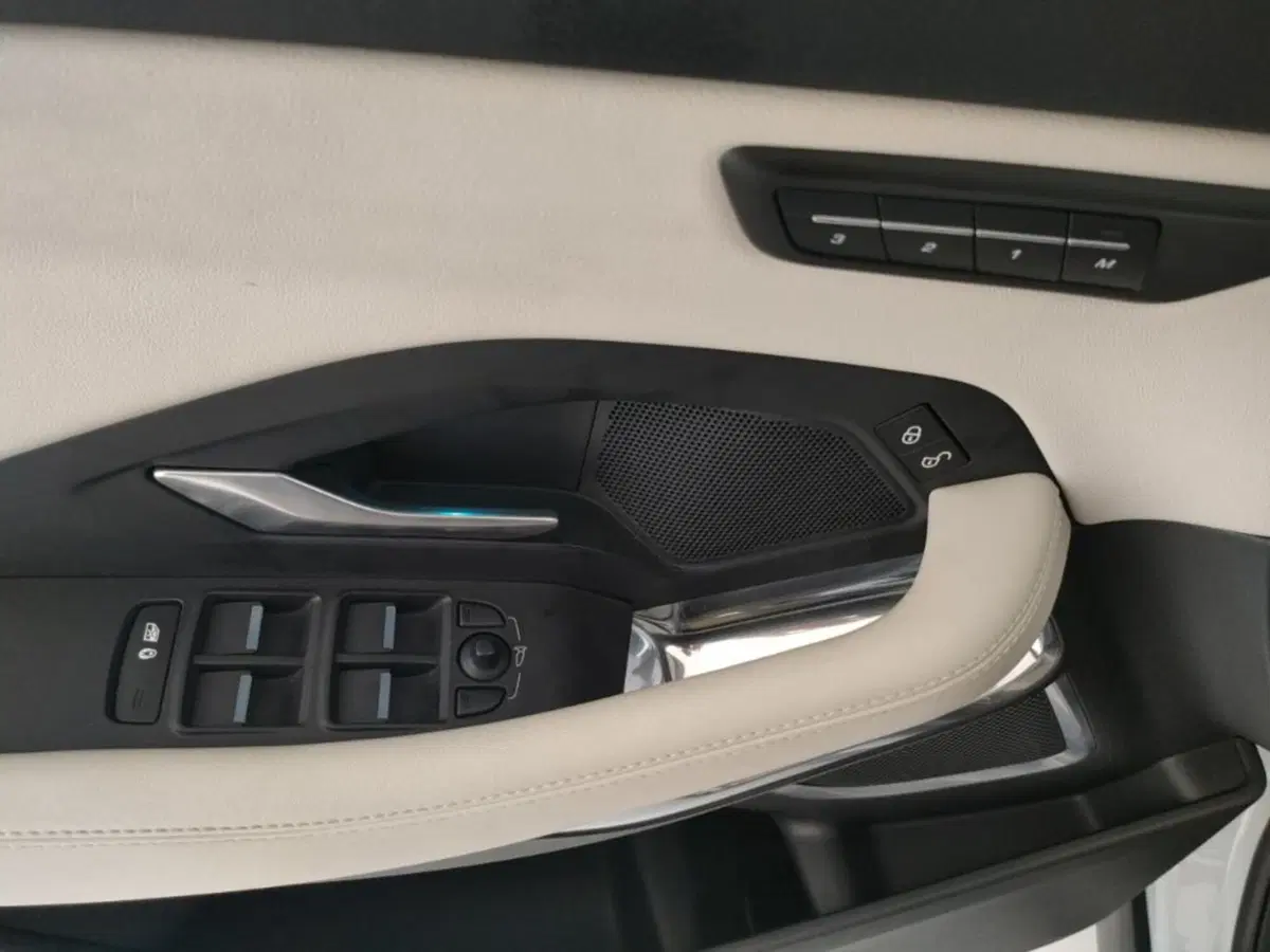 Jaguar E-Pace usata a Ragusa (14)
