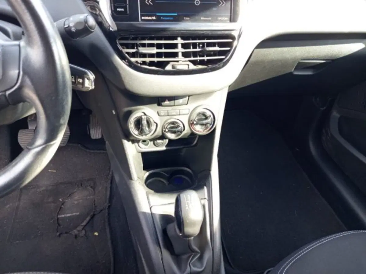 Peugeot 208 usata a Frosinone (14)
