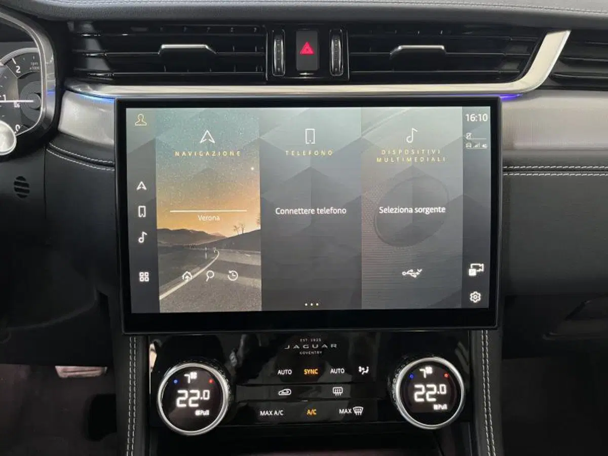 Jaguar F-Pace usata a Venezia (19)