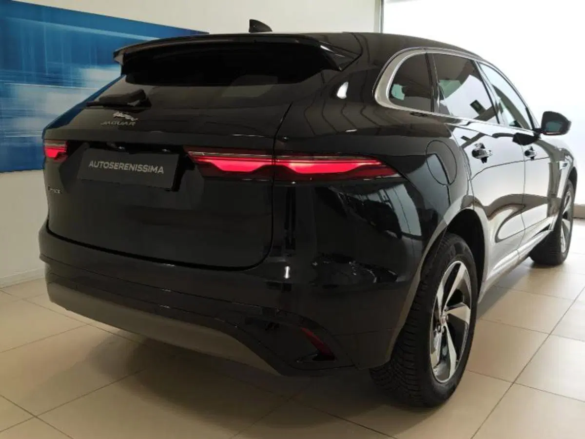Jaguar F-Pace usata a Venezia (18)