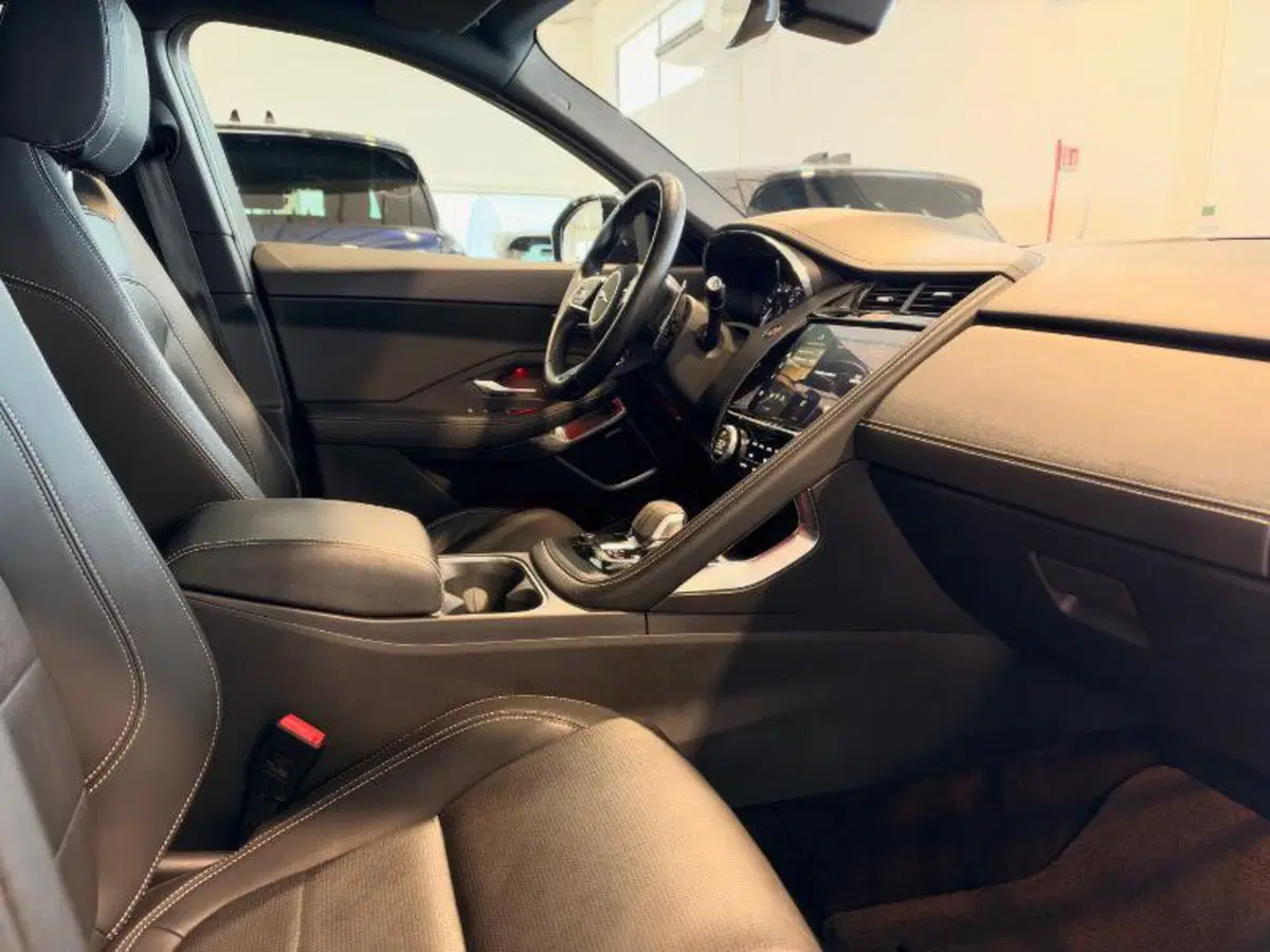 Jaguar E-Pace usata a Venezia (16)