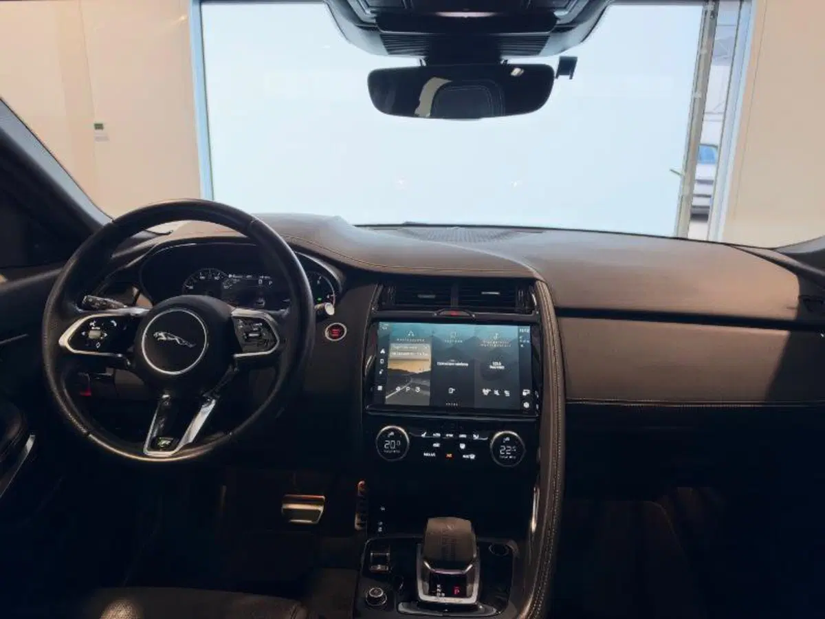 Jaguar E-Pace usata a Venezia (17)