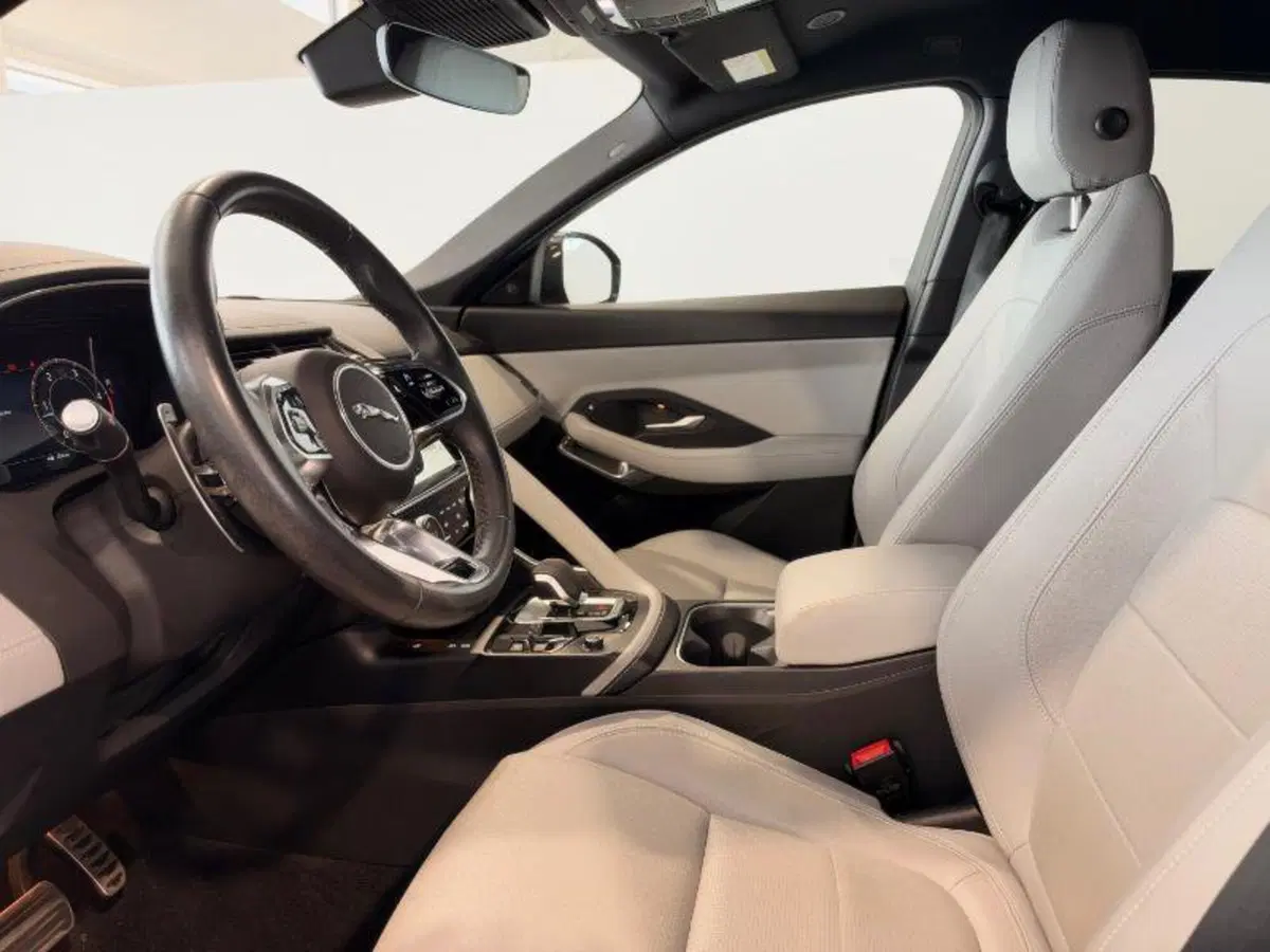 Jaguar E-Pace usata a Venezia (12)