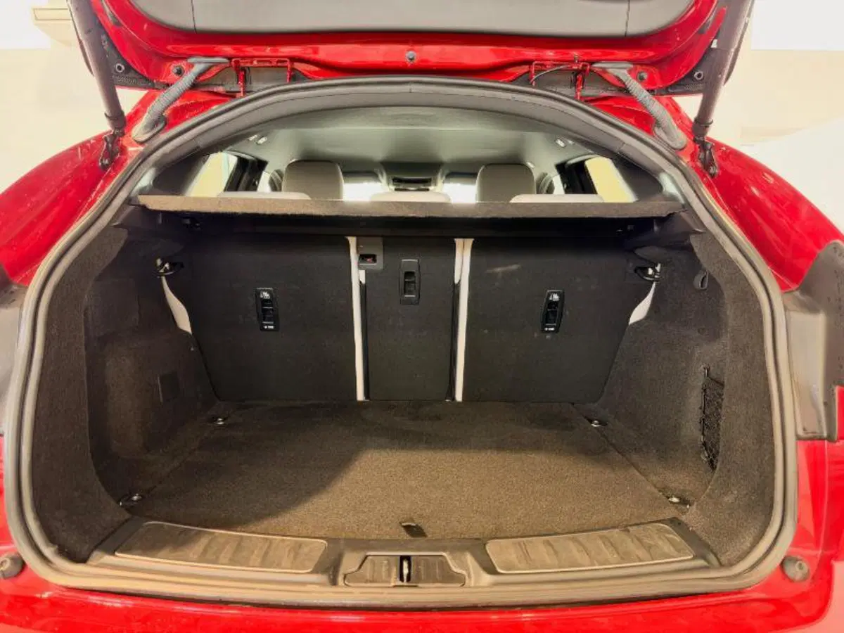 Jaguar E-Pace usata a Venezia (14)